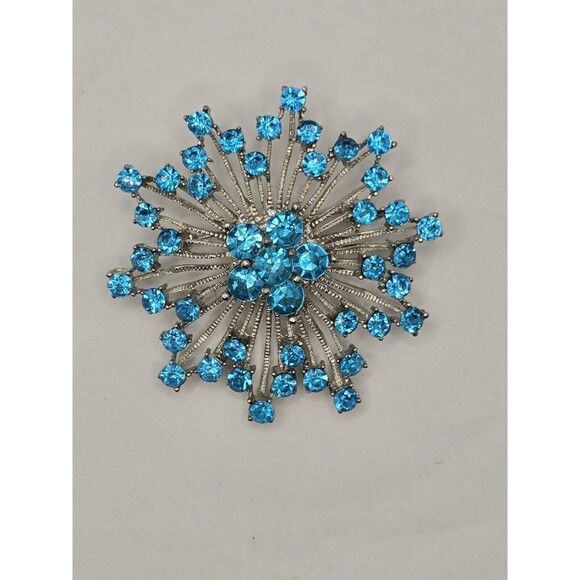 Vintage Silver Tone Brooch with Blue Crystals Starburst Vintage Rhinestone Round - Picture 6 of 8
